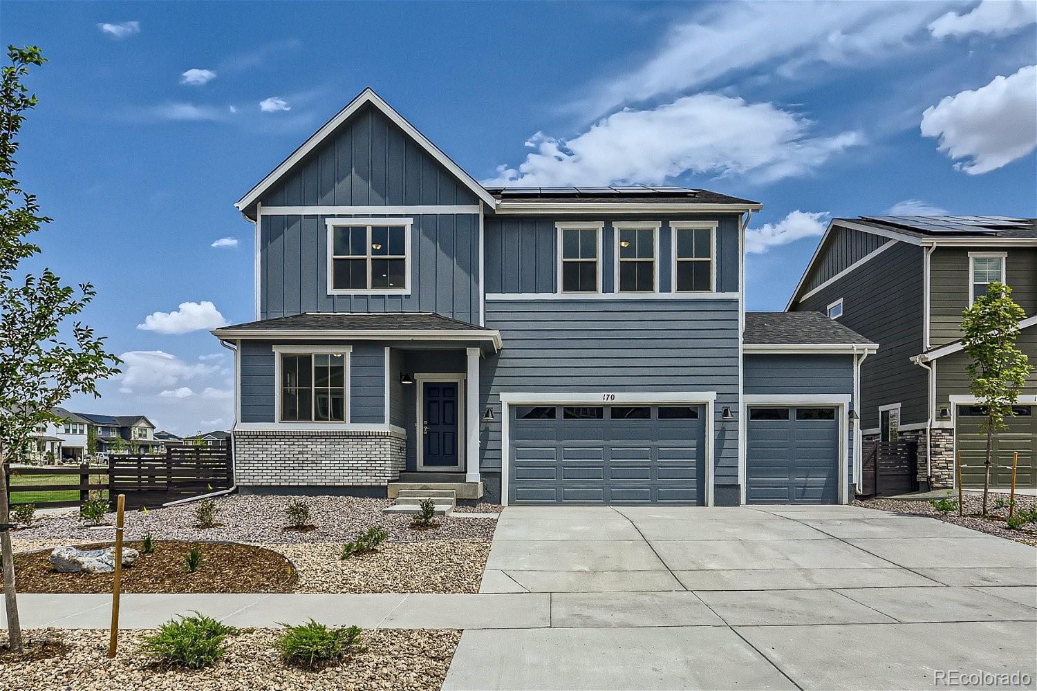 170 S Vandriver Way, aurora MLS: 8122842 Beds: 4 Baths: 3 Price: $589,990