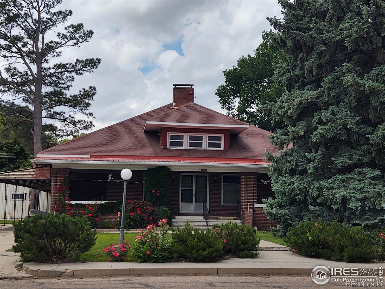 317  12th street, Burlington sold home. Closed on 2025-04-28 for $238,000.