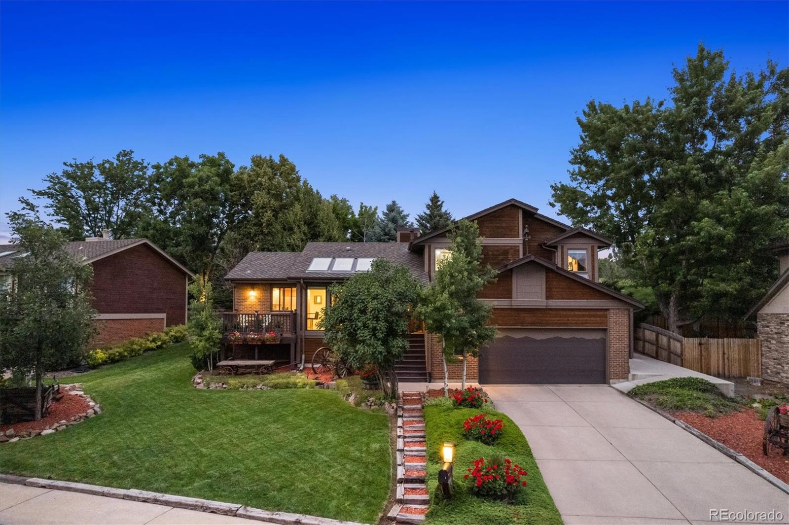 7438  Queen Circle, arvada MLS: 5009176 Beds: 3 Baths: 3 Price: $850,000