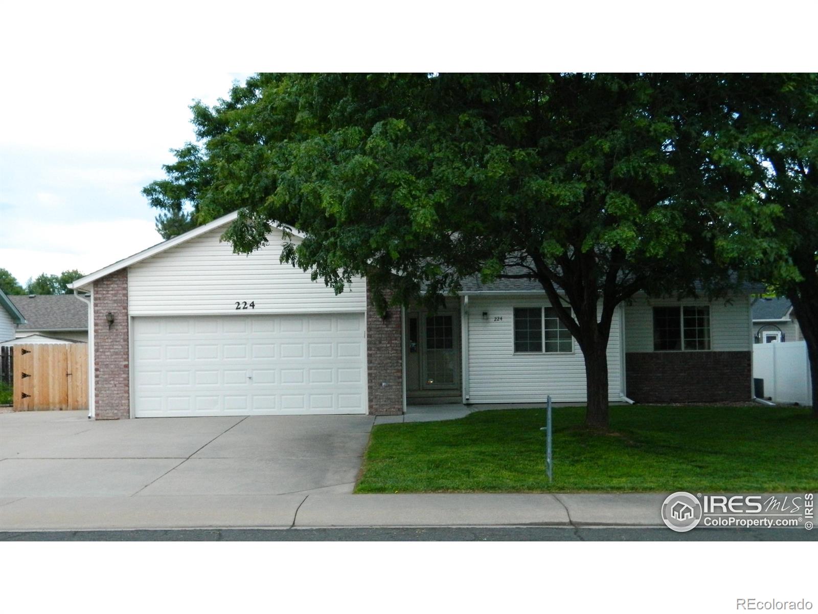 224  49th Ave Pl, greeley MLS: 123456789991650 Beds: 4 Baths: 3 Price: $435,000