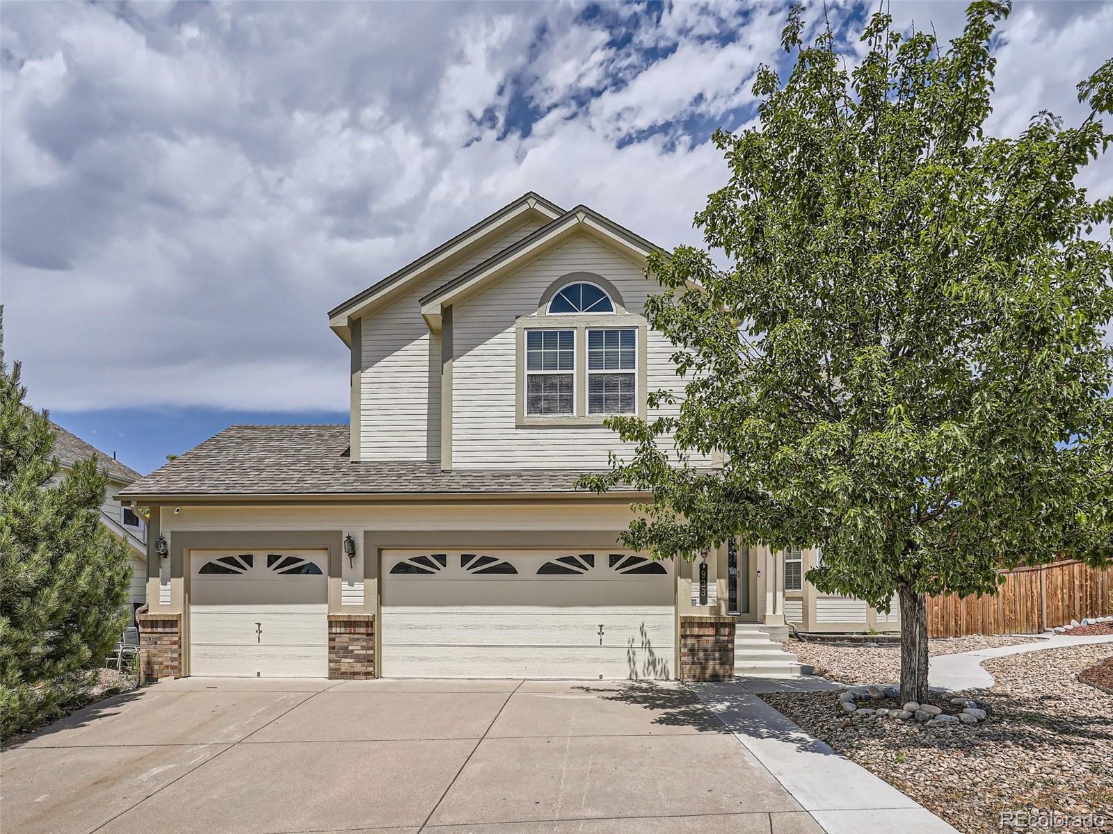 923  dales pony drive, castle rock sold home. Closed on 2024-03-29 for $700,000.