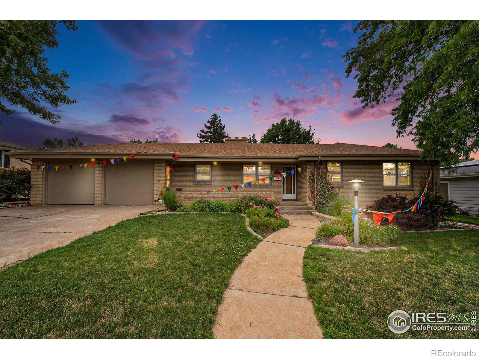1925  Montview Drive, greeley MLS: 456789992637 Beds: 5 Baths: 2 Price: $469,000