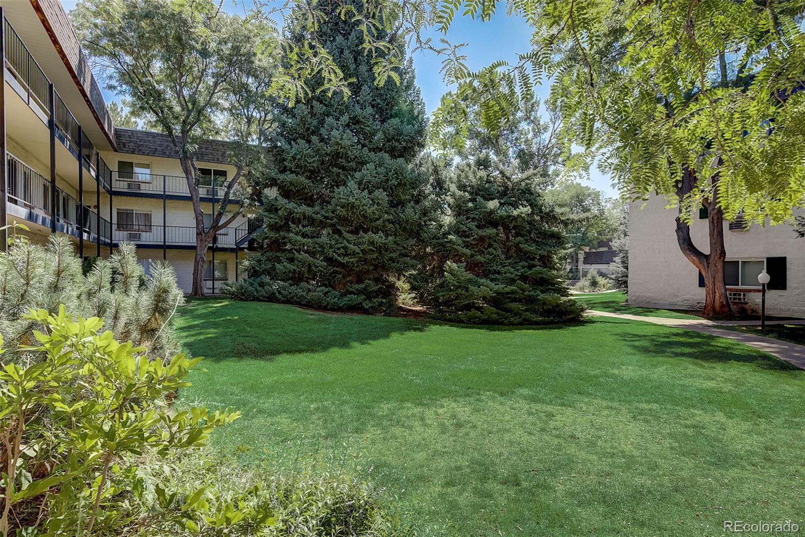 5770  Warren Avenue 302, Denver  MLS: 9792578 Beds: 2 Baths: 1 Price: $220,000