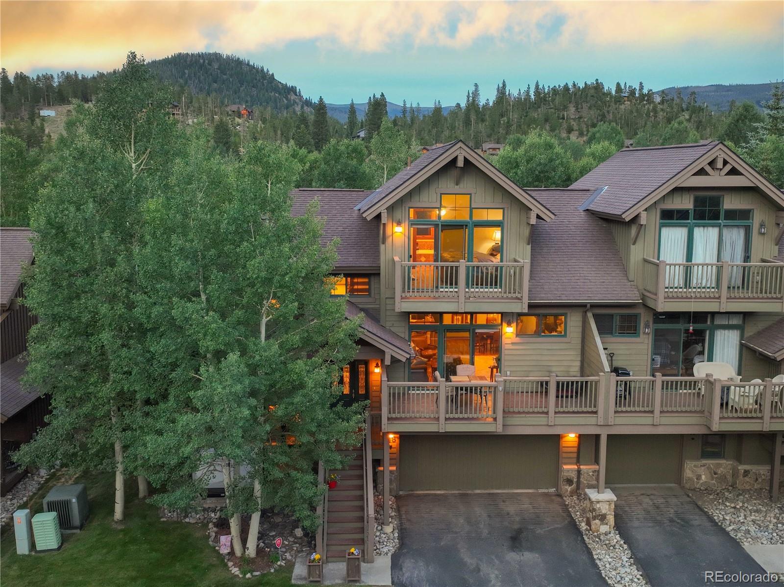 48  Chestnut Lane, breckenridge MLS: 9004975 Beds: 3 Baths: 4 Price: $1,395,000