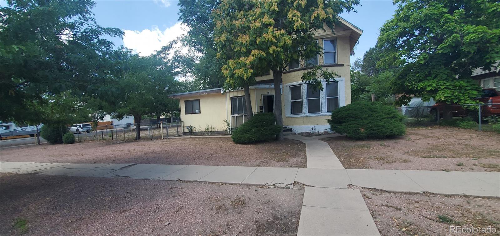 1041  lake avenue, pueblo sold home. Closed on 2024-05-14 for $275,000.