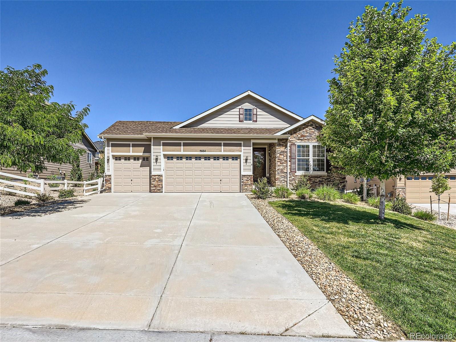 5664  Clover Ridge Circle, castle rock MLS: 5563848 Beds: 3 Baths: 2 Price: $639,900