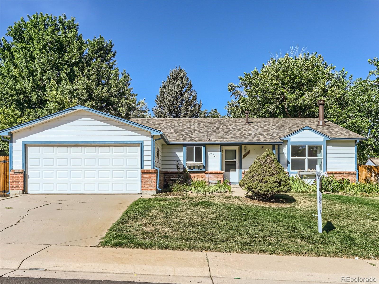 17148 E Ithaca Circle, aurora MLS: 6435627 Beds: 4 Baths: 3 Price: $450,000