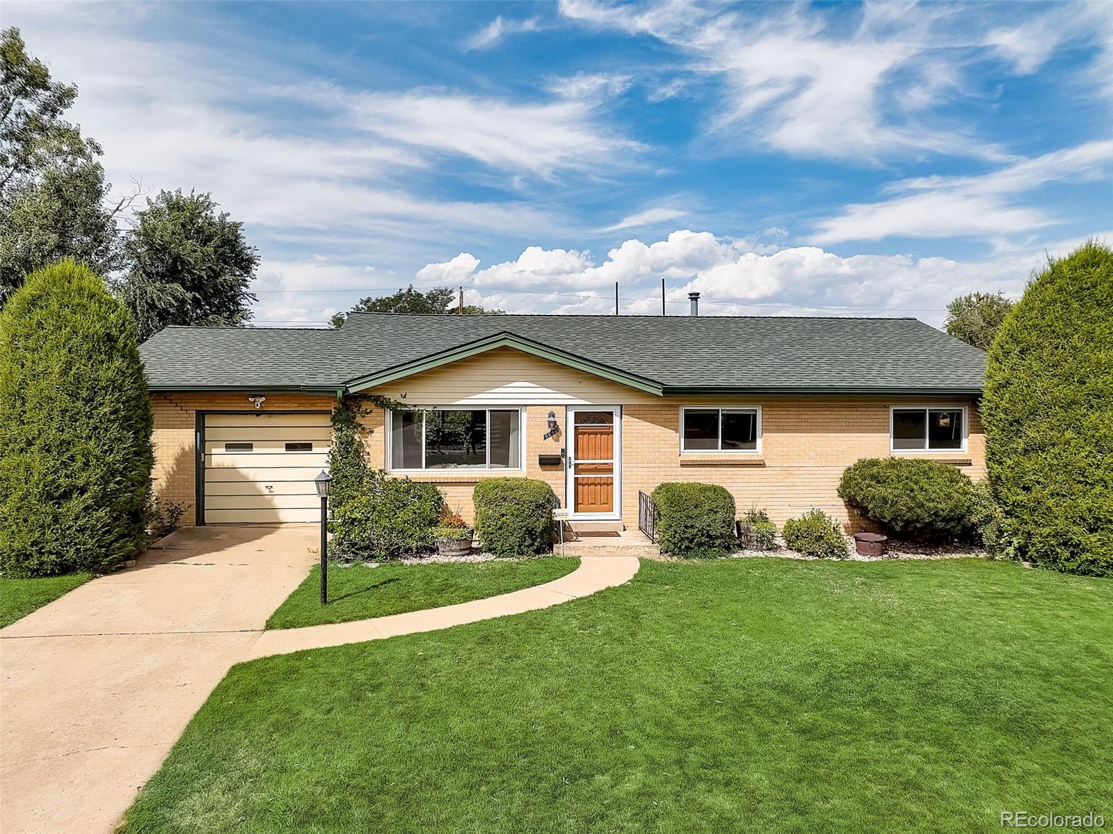 6543  Gray Street, arvada MLS: 2976292 Beds: 4 Baths: 2 Price: $574,900