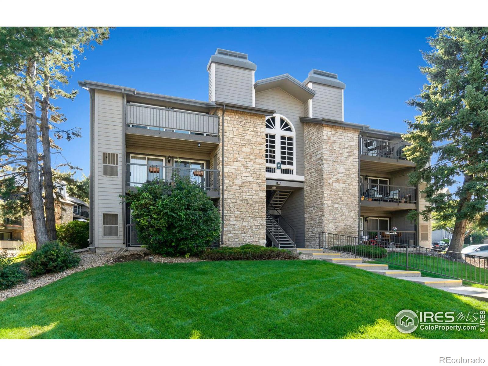 2575 s syracuse way, Denver sold home. Closed on 2023-10-17 for $255,000.