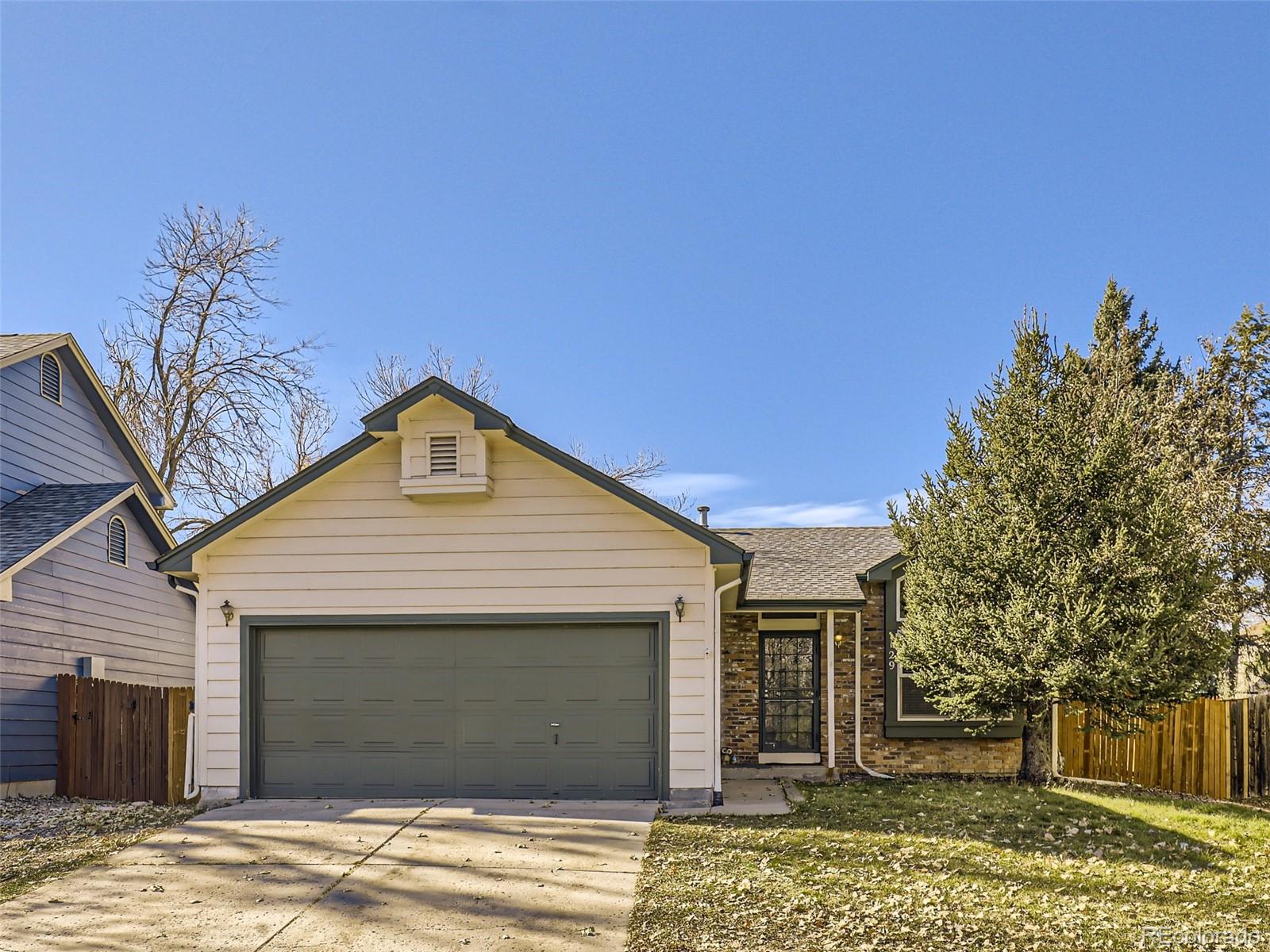 129 S Pembrook Street, castle rock MLS: 7574526 Beds: 3 Baths: 2 Price: $458,000