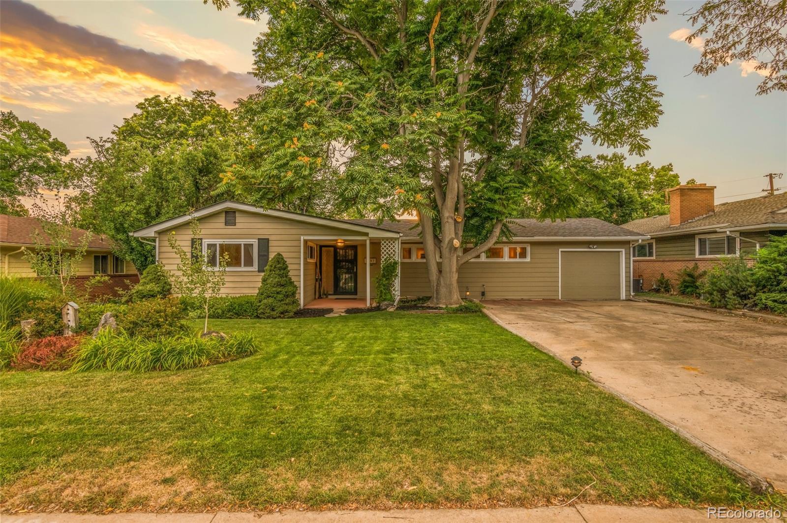 2557 S Dexter Street, denver MLS: 7278738 Beds: 5 Baths: 3 Price: $745,000