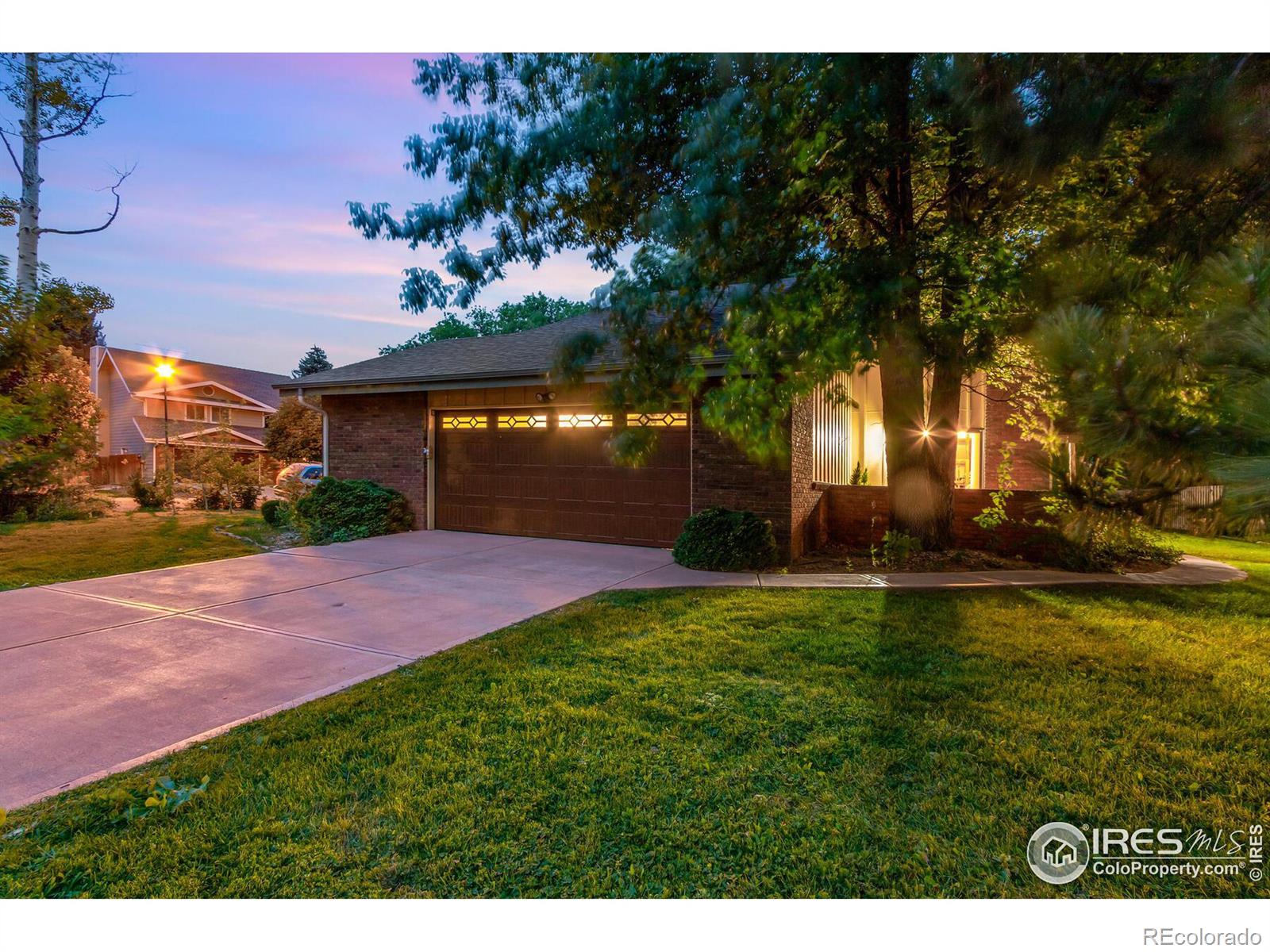 1749  Waterford Lane, fort collins MLS: 123456789995294 Beds: 4 Baths: 4 Price: $679,000