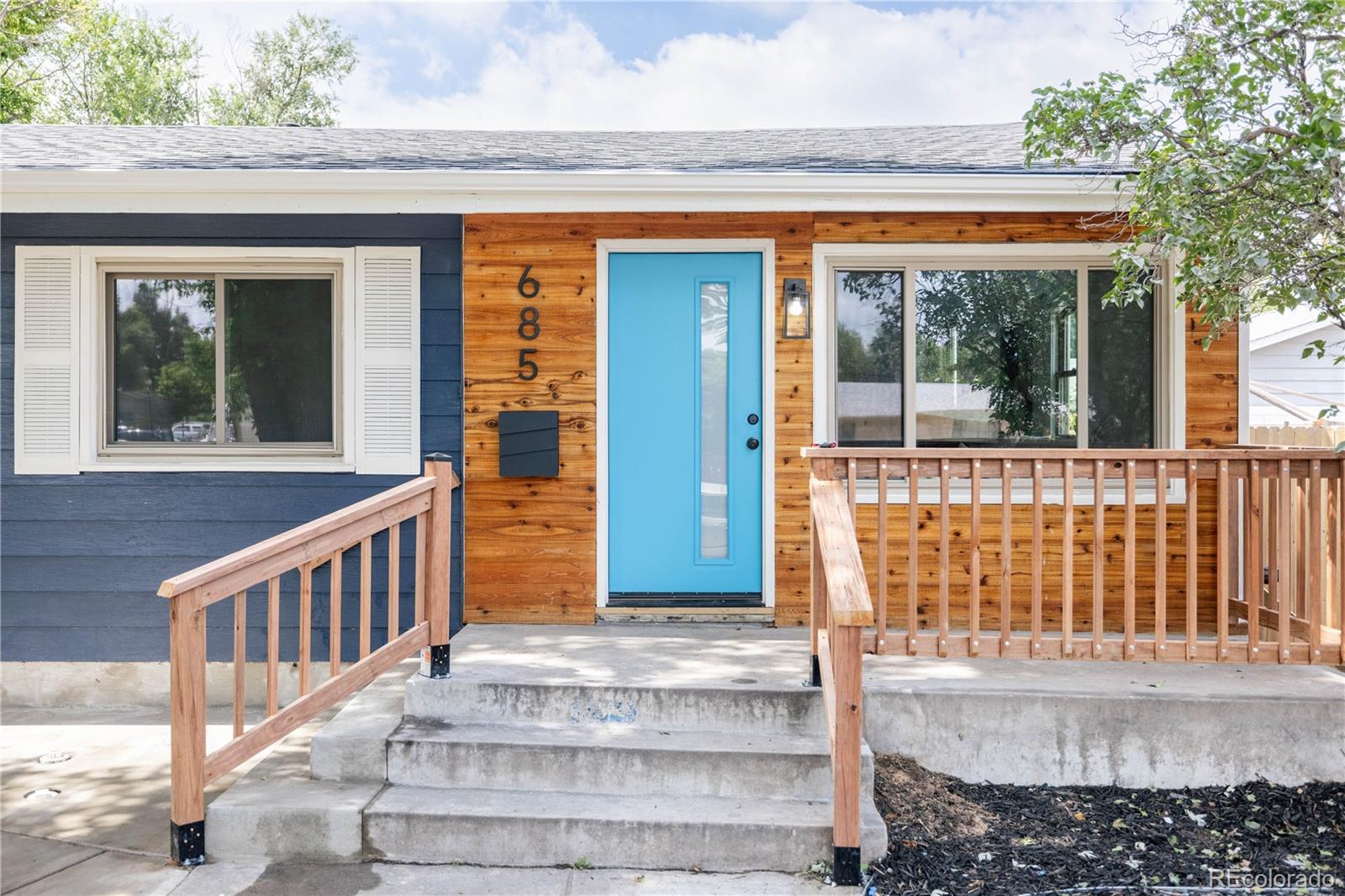 685 s lowell boulevard, denver sold home. Closed on 2024-02-22 for $545,000.