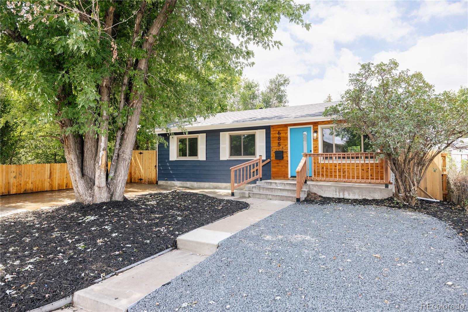 685 s lowell boulevard, Denver sold home. Closed on 2024-02-22 for $545,000.