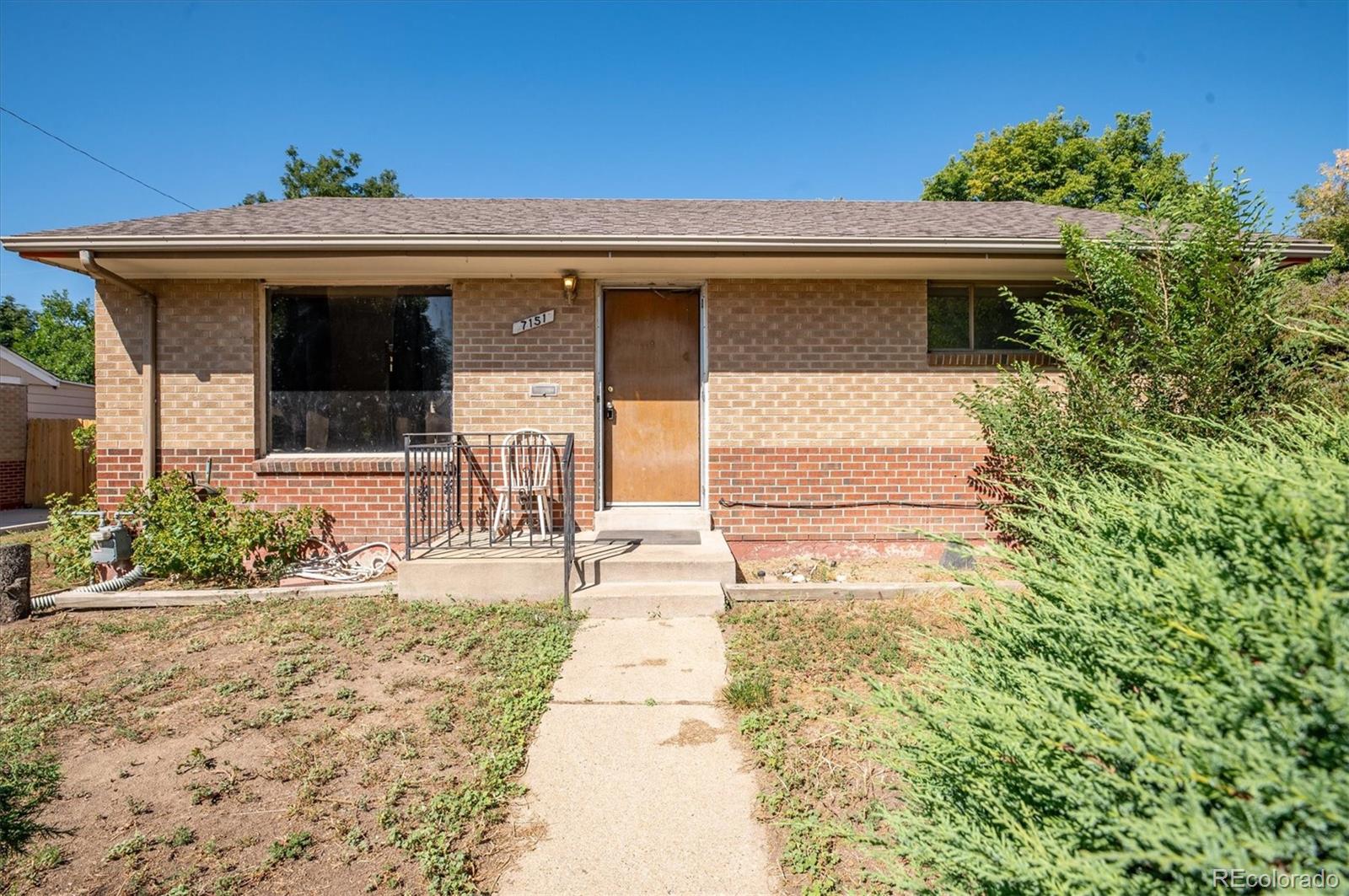 7151  Larsh Drive, denver MLS: 2717188 Beds: 3 Baths: 2 Price: $399,000