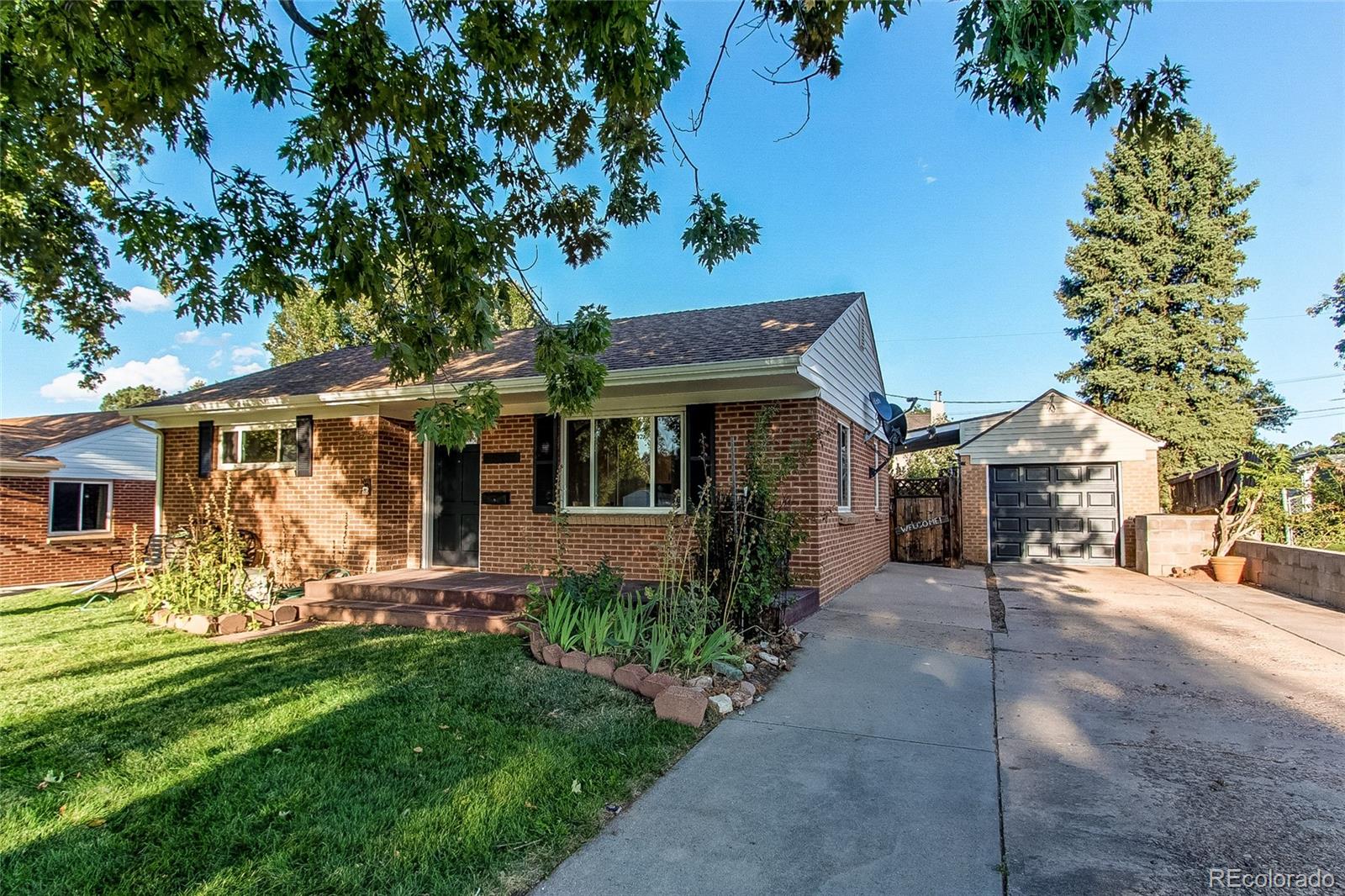 3370 S Dahlia Street, denver MLS: 5703505 Beds: 2 Baths: 2 Price: $505,000