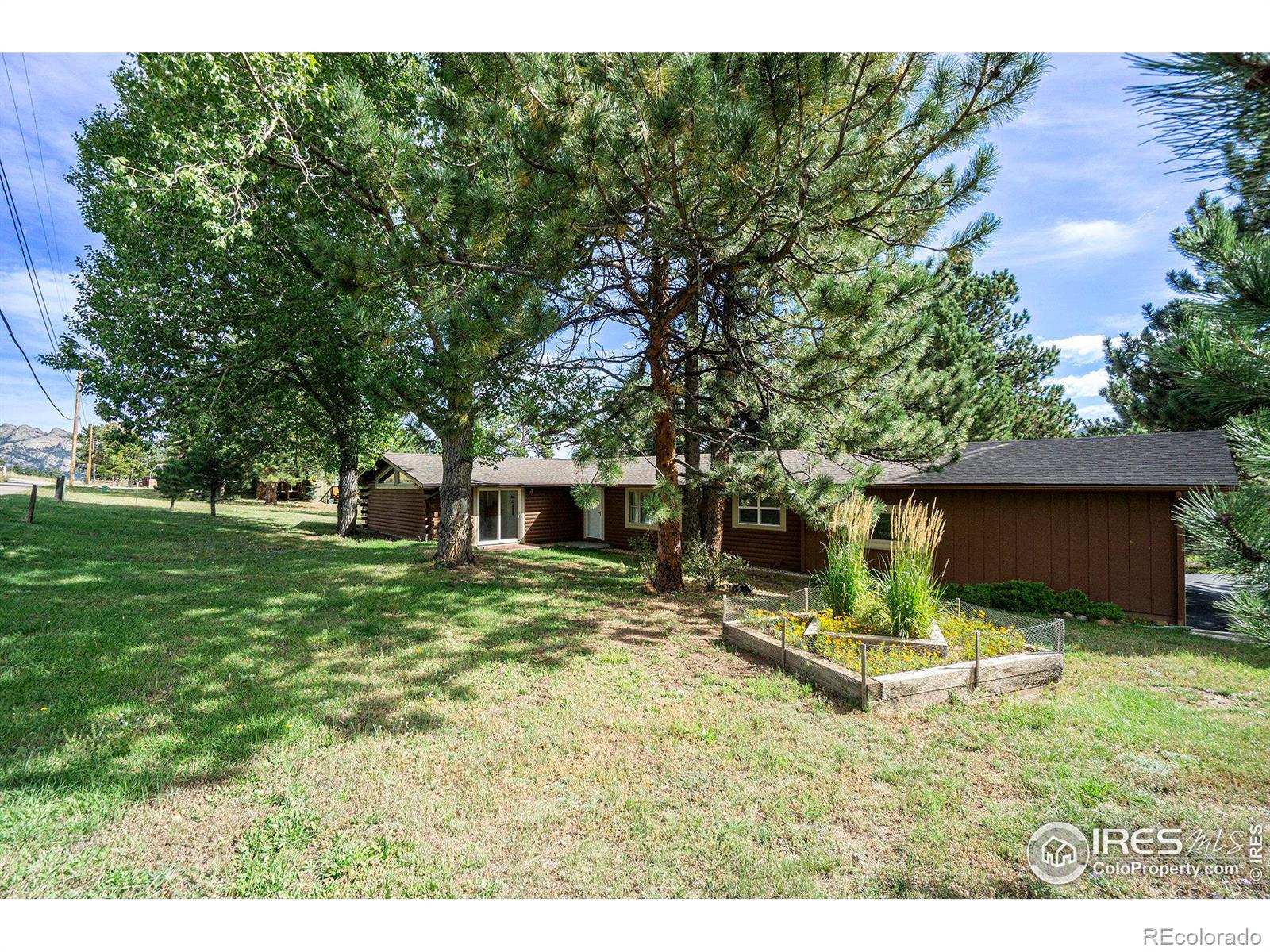 1141  holiday lane, Estes Park sold home. Closed on 2024-04-30 for $500,000.
