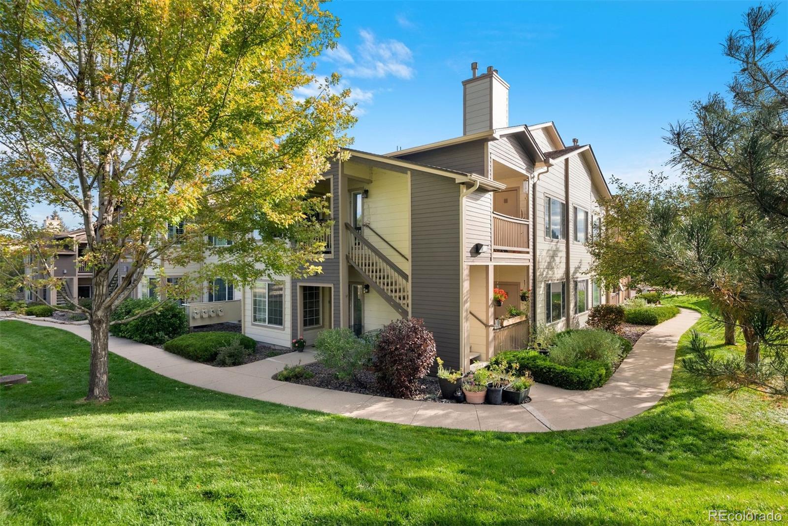 8785 w berry avenue, Denver sold home. Closed on 2023-11-16 for $417,500.