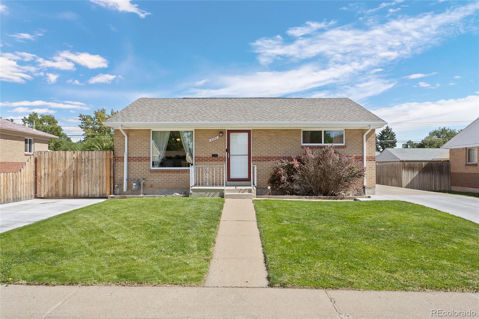 6990  Warren Drive, denver MLS: 7946388 Beds: 3 Baths: 2 Price: $485,000