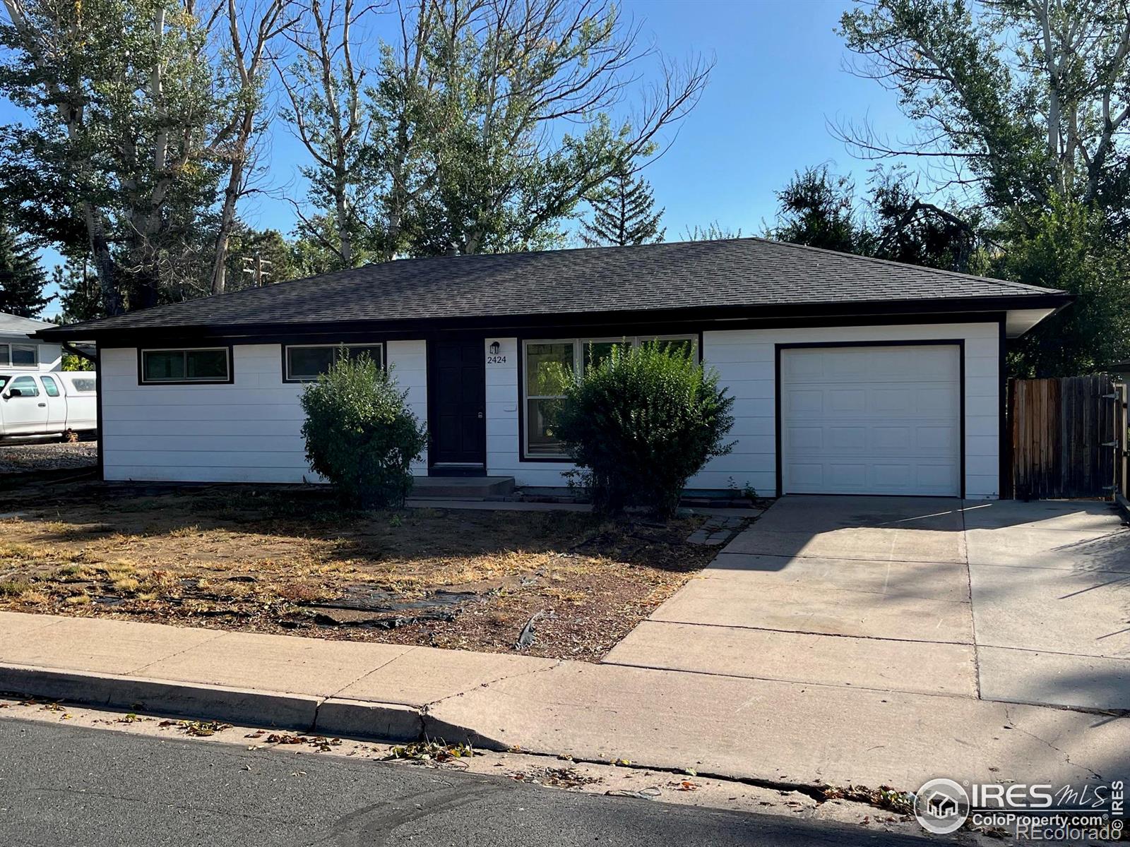 2424  17th Avenue, greeley MLS: 456789997435 Beds: 5 Baths: 2 Price: $365,000