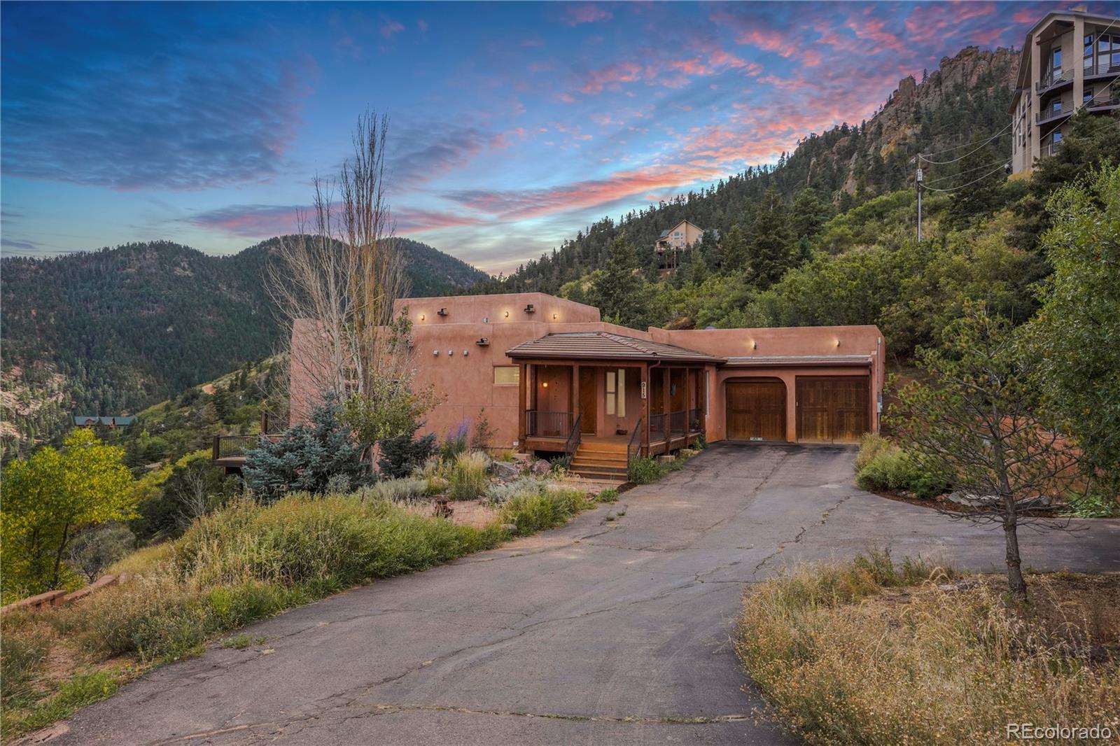 915  oak ridge road, manitou springs sold home. Closed on 2024-05-08 for $980,000.