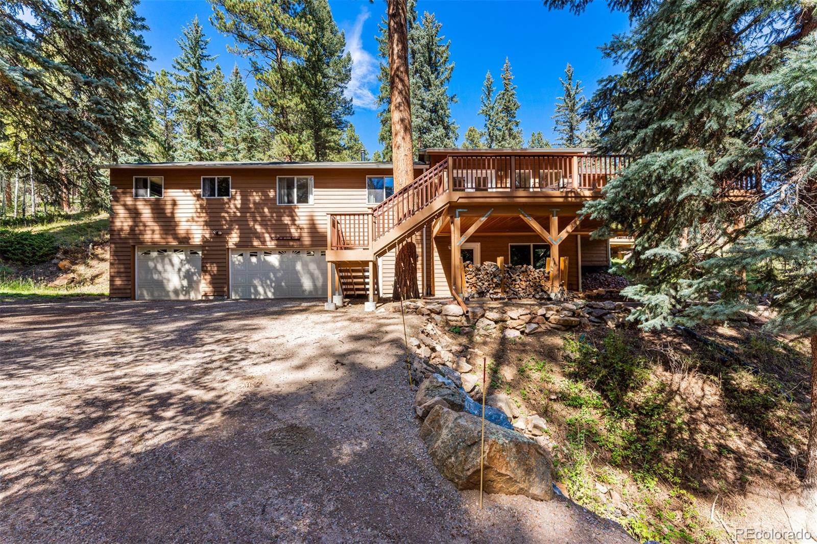 6747 S Brook Forest Road, evergreen MLS: 3552819 Beds: 3 Baths: 3 Price: $850,000