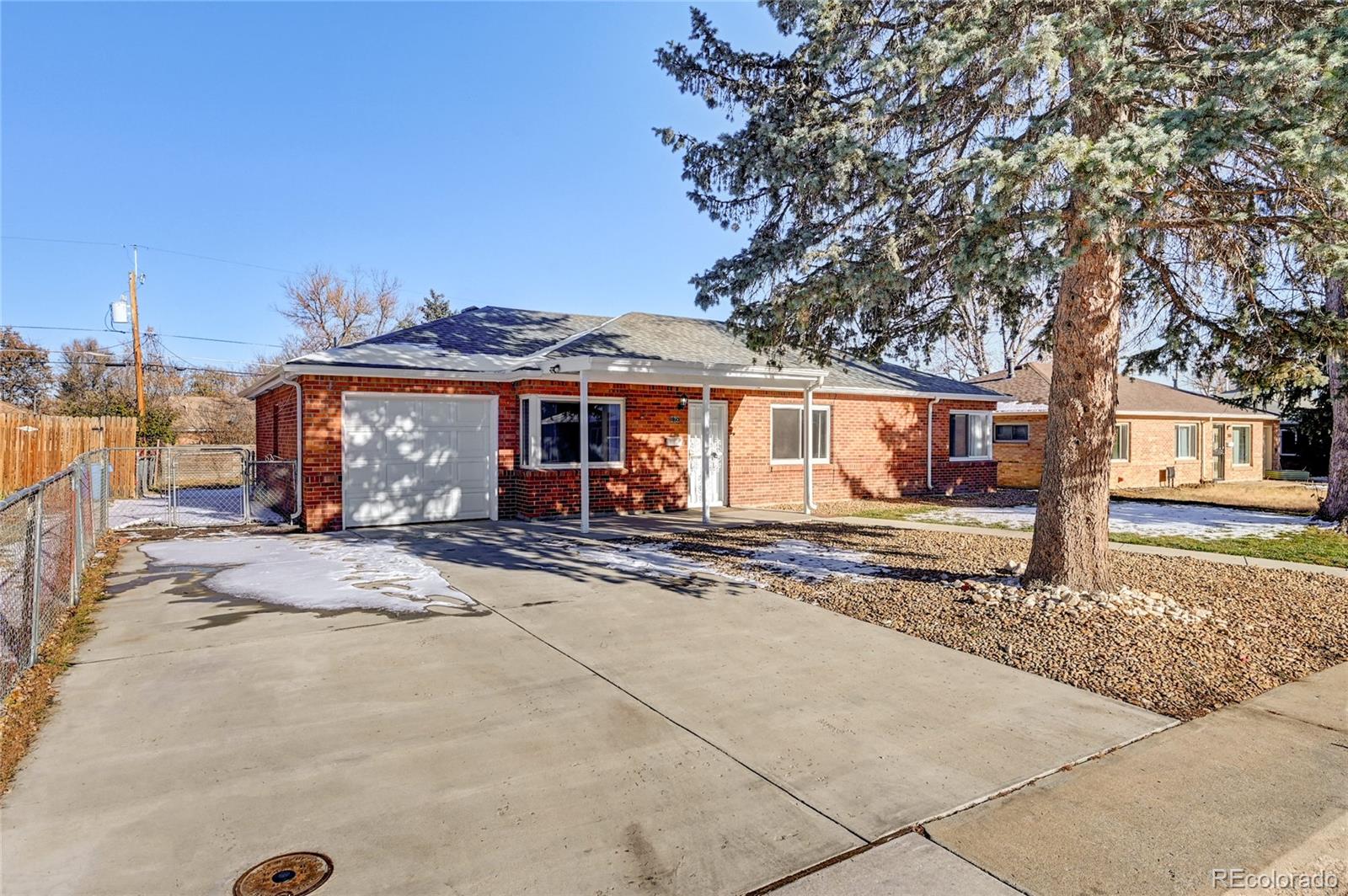 860  tucson street, aurora sold home. Closed on 2024-04-12 for $455,000.