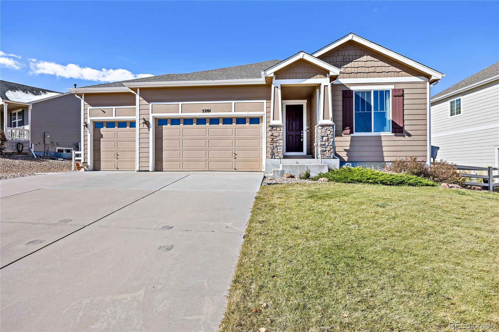 5201  Fawn Ridge Way, castle rock MLS: 8117989 Beds: 4 Baths: 3 Price: $679,000