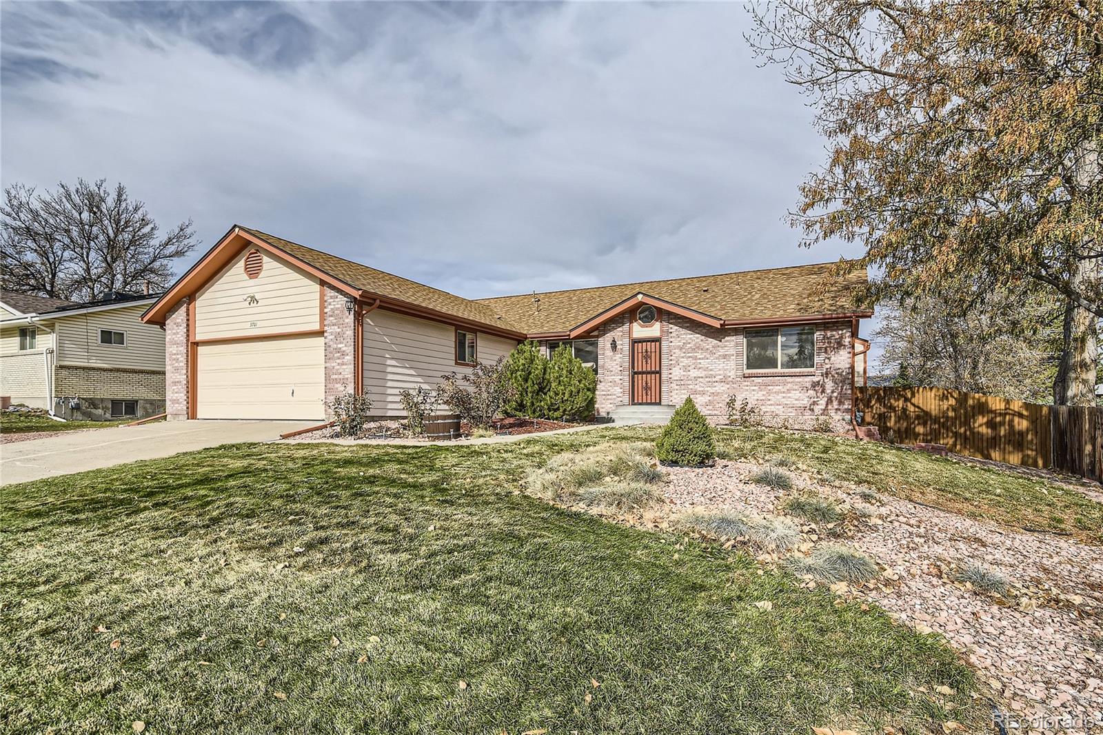 3701 w arrowhead road, littleton sold home. Closed on 2024-01-05 for $613,500.