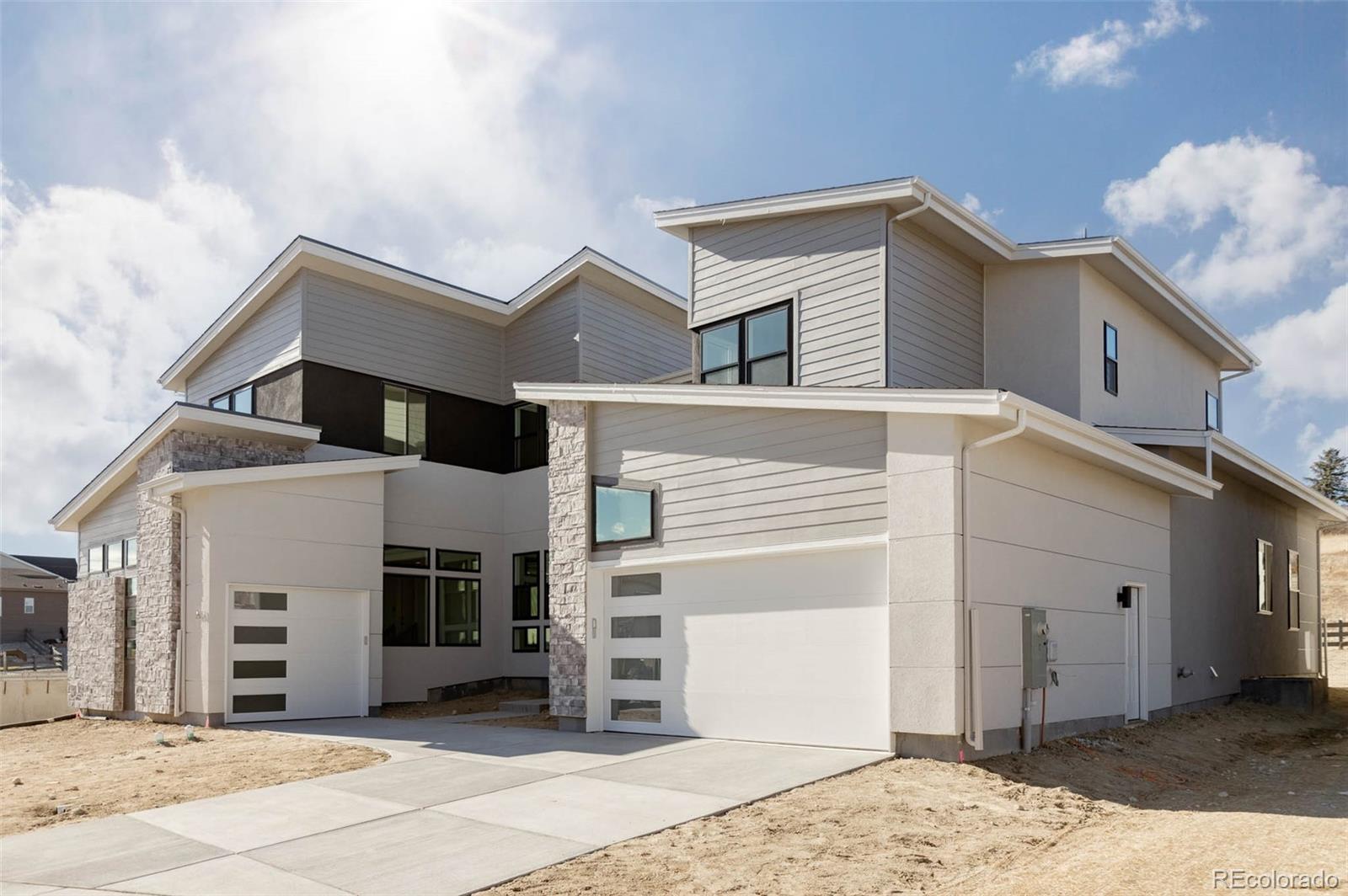 7437  skygazer street, castle pines sold home. Closed on 2024-05-03 for $1,900,000.