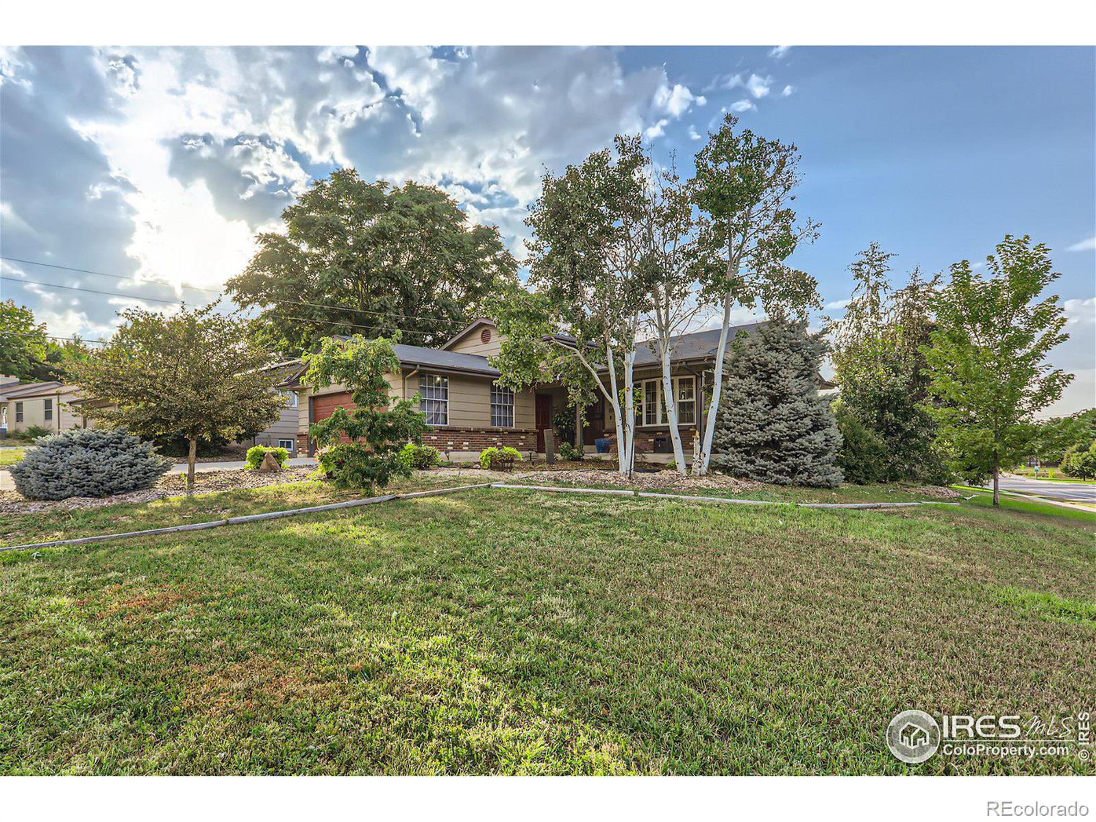 6805 W 76th Place, arvada MLS: 456789999702 Beds: 4 Baths: 3 Price: $640,000
