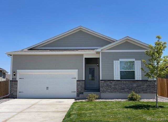 952  Payton Avenue, fort lupton MLS: 2301040 Beds: 3 Baths: 2 Price: $465,900