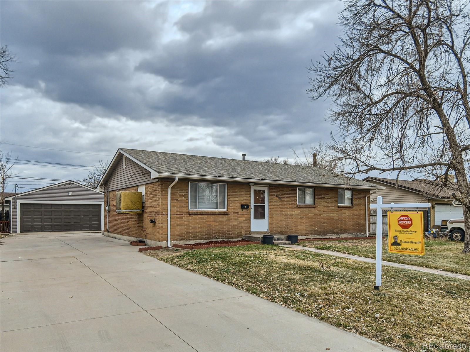 5800 E 68th Way, commerce city MLS: 2592944 Beds: 4 Baths: 3 Price: $460,000
