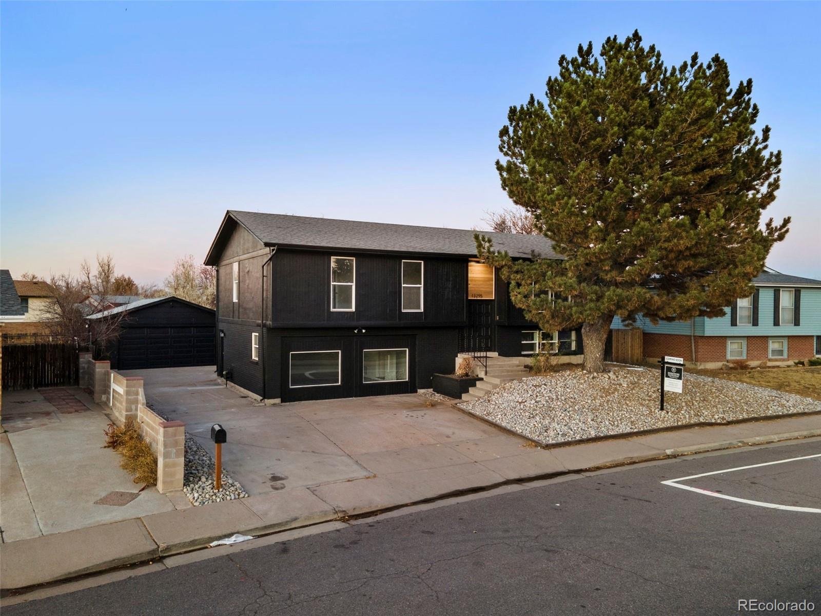 13295  andrews drive, Denver sold home. Closed on 2024-03-14 for $580,000.