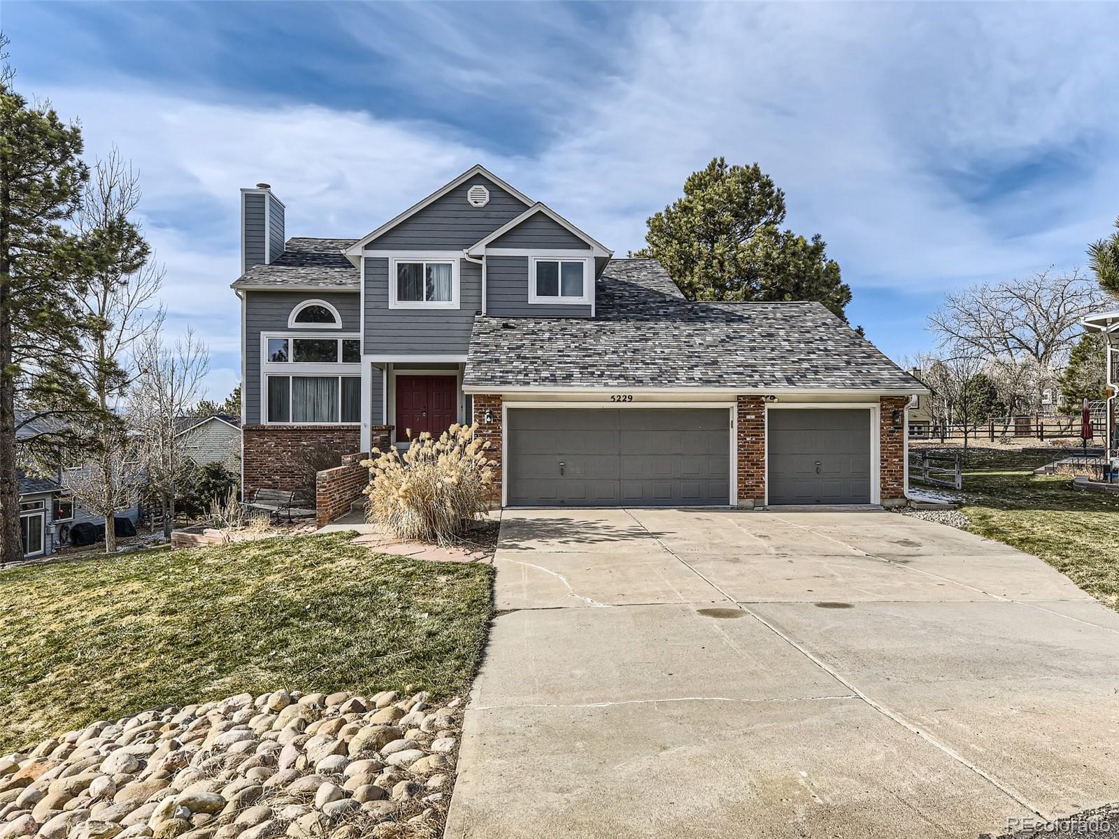 5229  Bur Oak Lane, parker MLS: 8768273 Beds: 3 Baths: 3 Price: $575,000