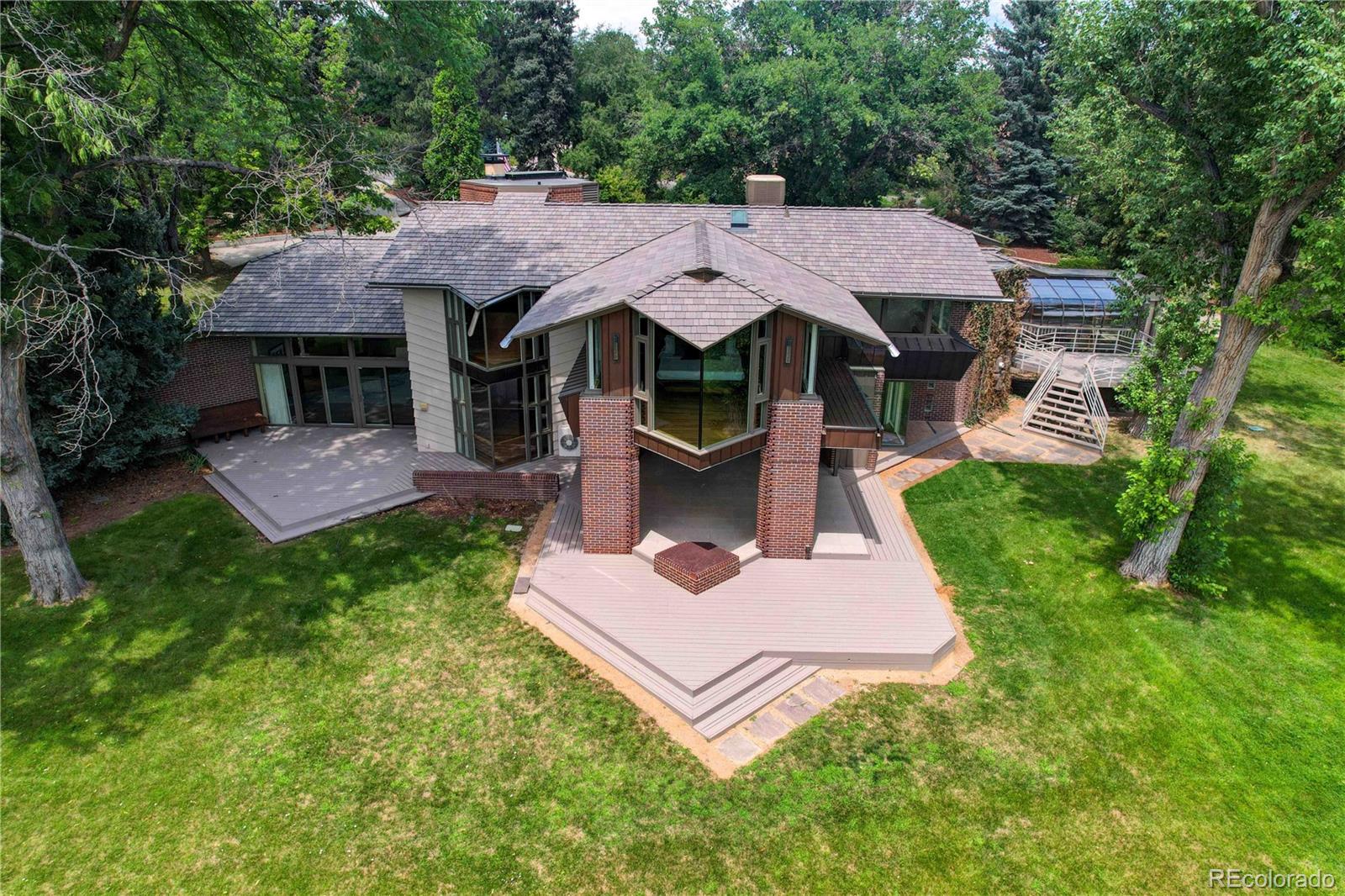 5140 juniper street, Bow Mar sold home. Closed on 2024-02-07 for $3,040,000.
