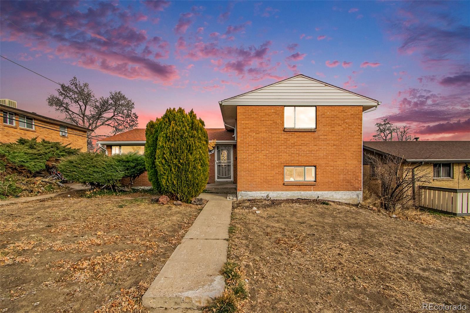 8360  emerson street, denver sold home. Closed on 2024-02-05 for $457,000.