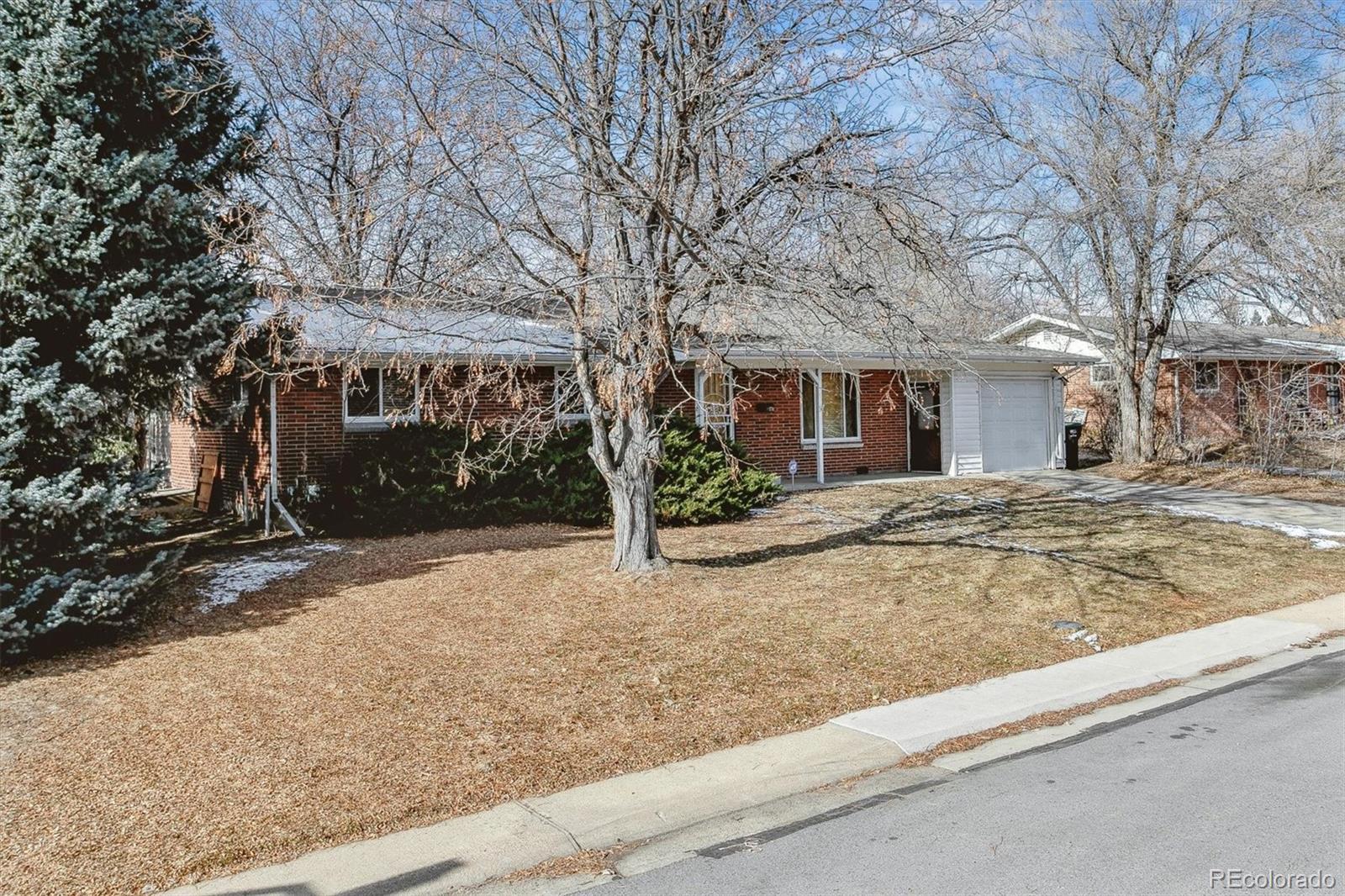 1711  moore street, Lakewood sold home. Closed on 2024-02-23 for $425,100.