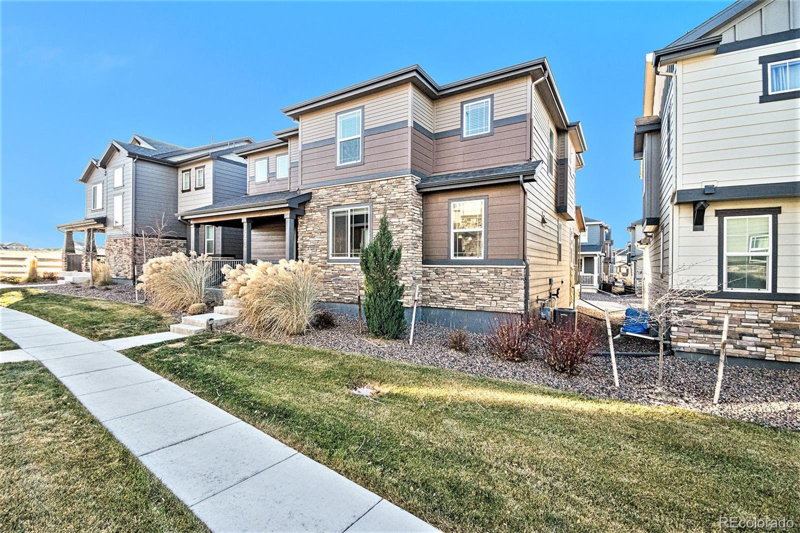 16636 E 118th Drive, commerce city MLS: 3088312 Beds: 3 Baths: 3 Price: $499,000