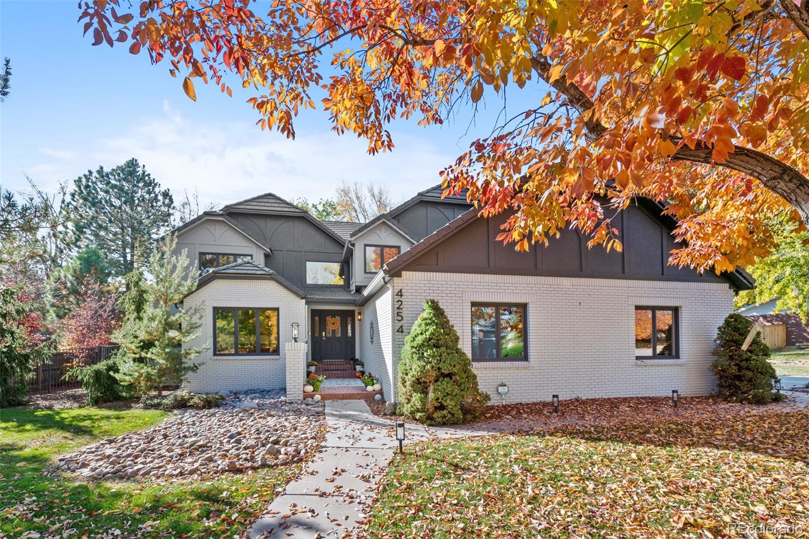 4254 w aberdeen avenue, Littleton sold home. Closed on 2024-02-01 for $1,685,000.