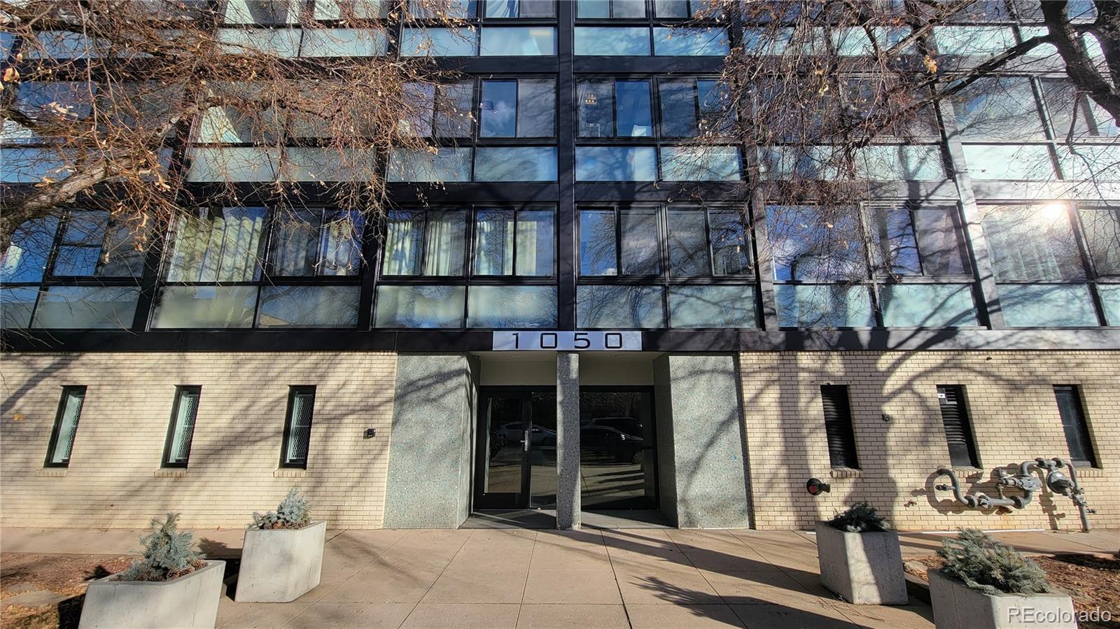 1050 N Corona Street 211, Denver  MLS: 4202061 Beds: 1 Baths: 1 Price: $287,000