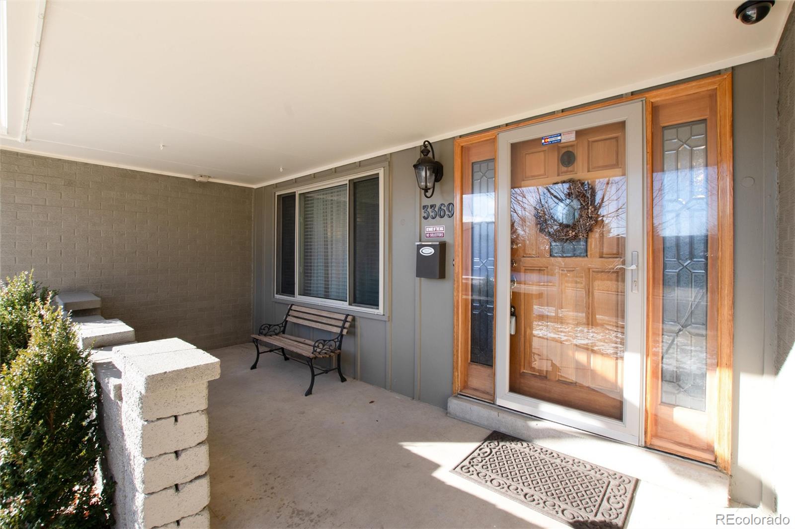 3369 s valentia court, Denver sold home. Closed on 2024-02-23 for $680,000.