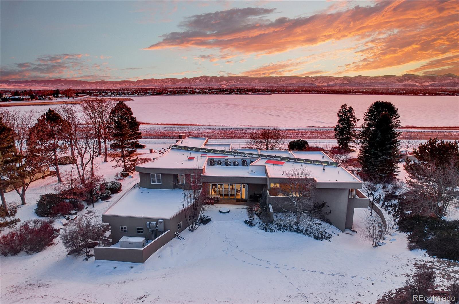 4740 bow mar drive, Bow Mar sold home. Closed on 2024-02-16 for $4,150,000.
