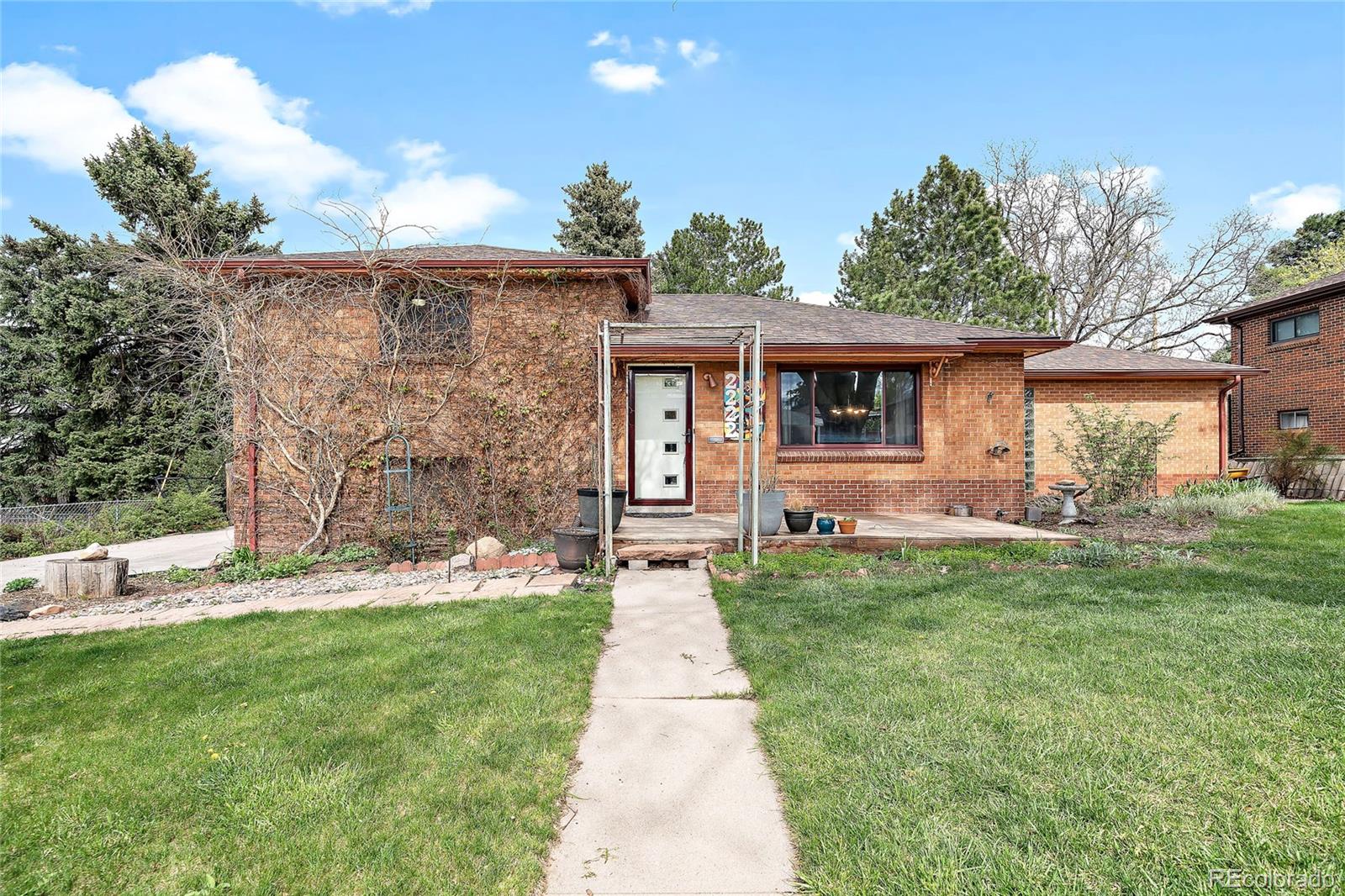 2222 S Xavier Street, denver MLS: 9429977 Beds: 4 Baths: 2 Price: $555,000