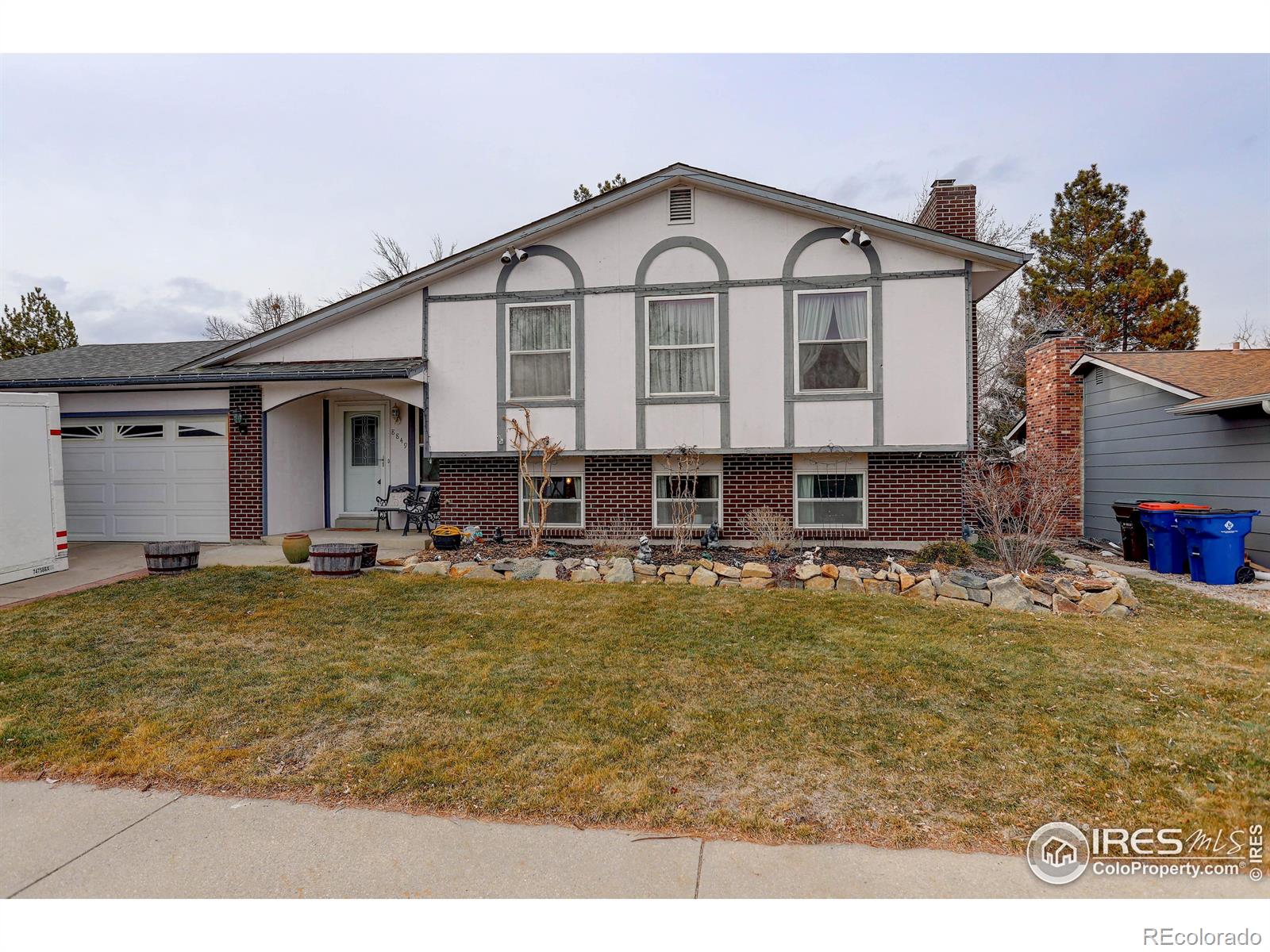 8849 W 75th Place, arvada MLS: 4567891001919 Beds: 3 Baths: 2 Price: $560,000