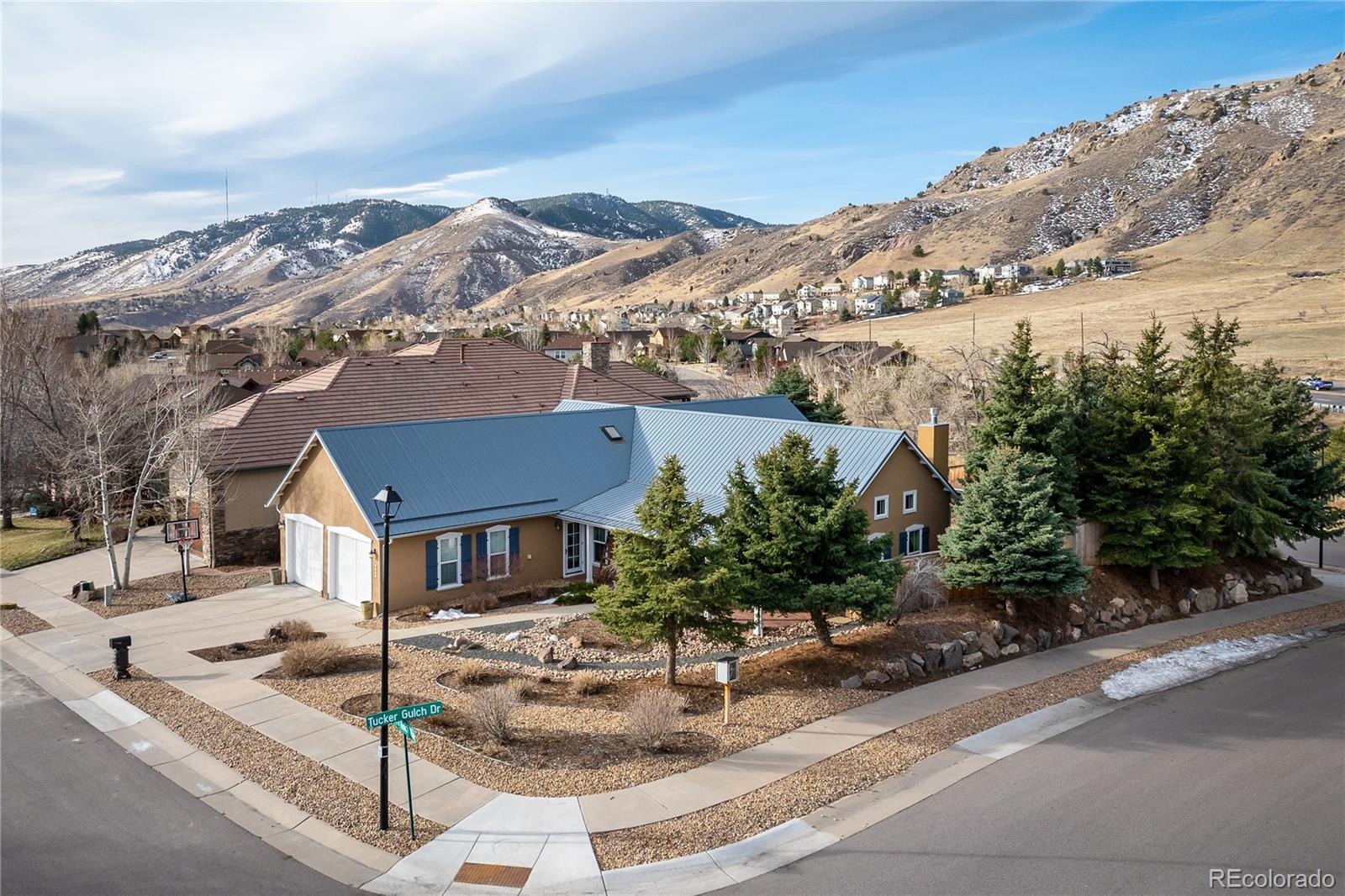 1008  tucker gulch way, Golden sold home. Closed on 2024-04-05 for $1,535,000.