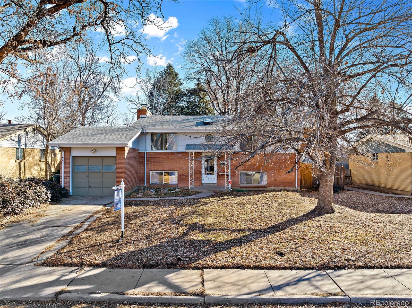 2984 S Ingalls Way, denver MLS: 2738052 Beds: 3 Baths: 2 Price: $550,000