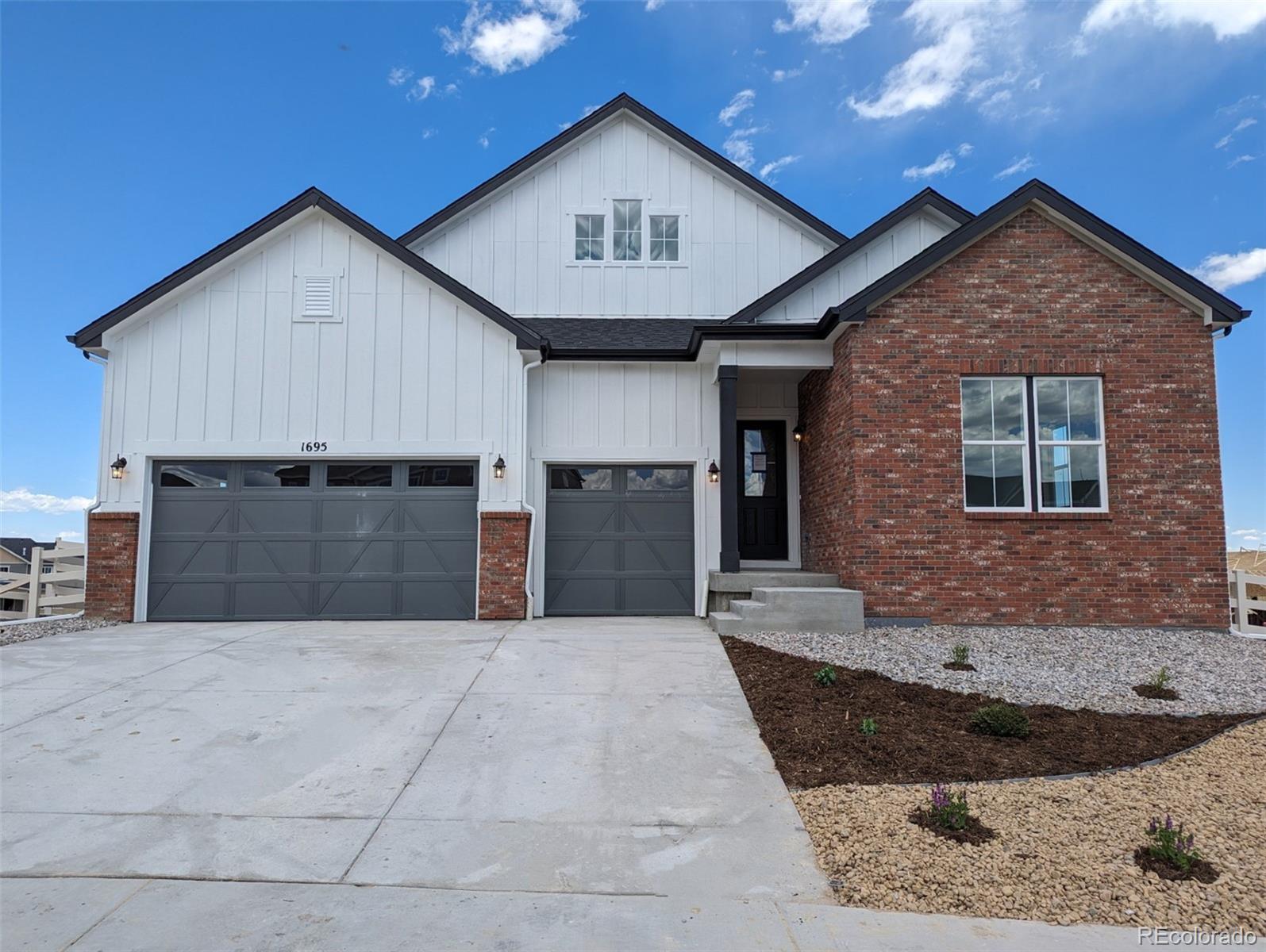 1695  Hickory Oaks Point, castle rock MLS: 3955892 Beds: 4 Baths: 5 Price: $989,950