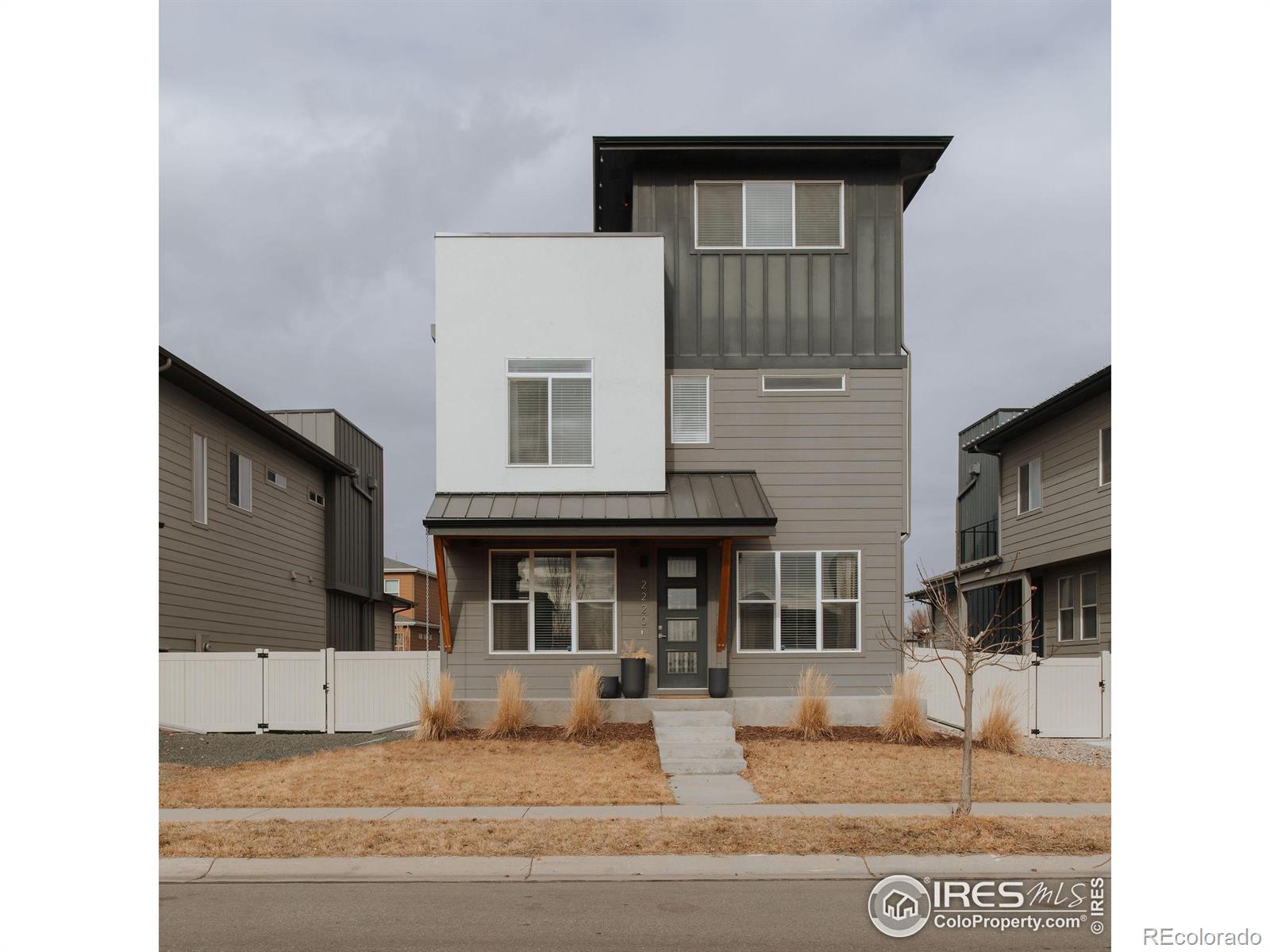 2220  Saison Street, fort collins MLS: 4567891002229 Beds: 3 Baths: 3 Price: $575,000