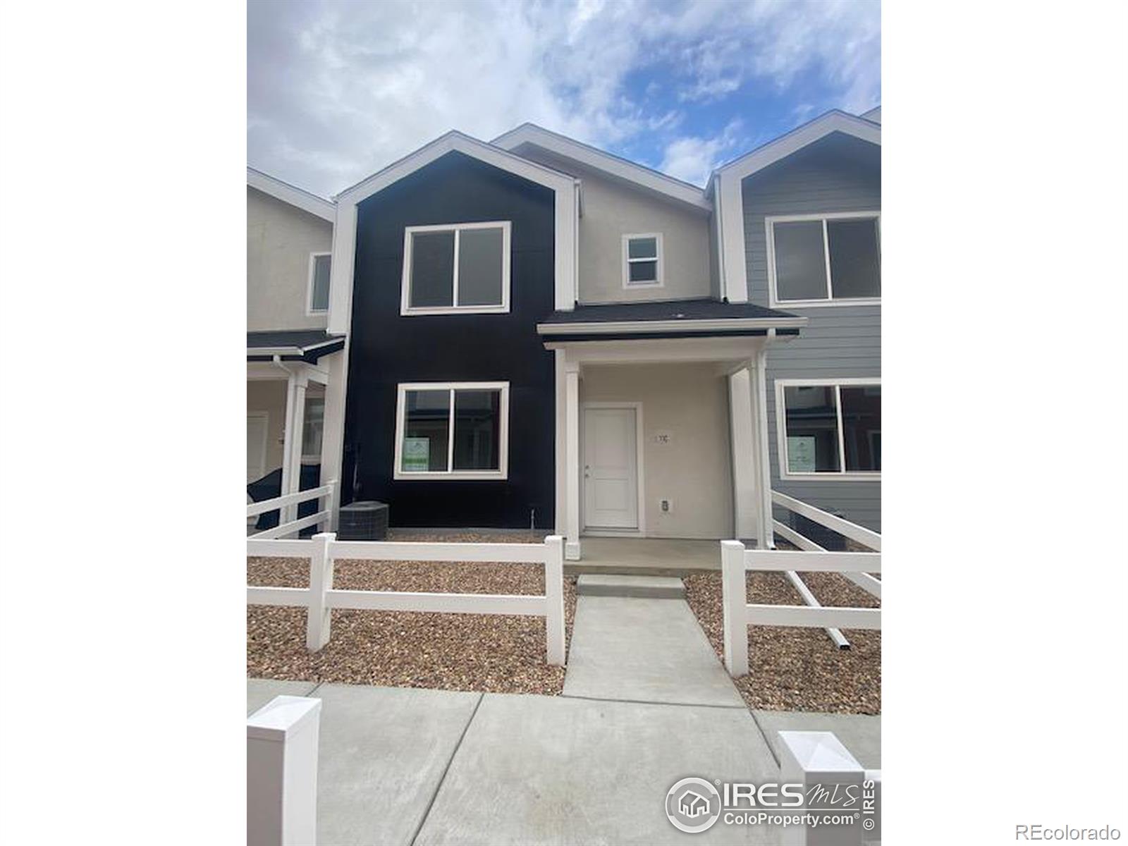 500 S Denver Avenue, fort lupton MLS: 4567891002471 Beds: 3 Baths: 3 Price: $375,000